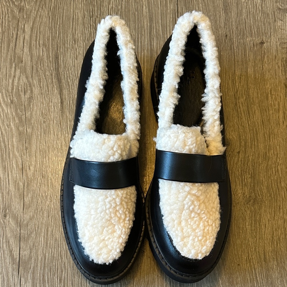 Cozy Black and White Sherpa and Leather  Women's Loafers